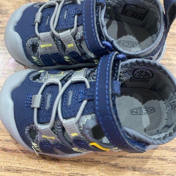 KEEN Unisex-Child Knotch Creek Casual Comfortable Sandals size 5 - Picture 5 of 12